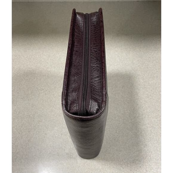 Elegant Brown Leather Planner - Picture 7 of 14